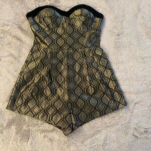 NWT bebe Goldie Metallic Jacquard Romper Women's Size 10